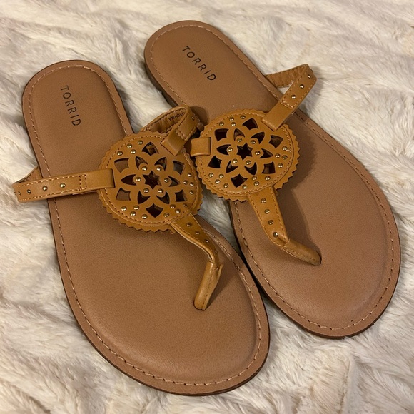 Torrid Medallion T-Strap Sandal - Picture 3 of 6